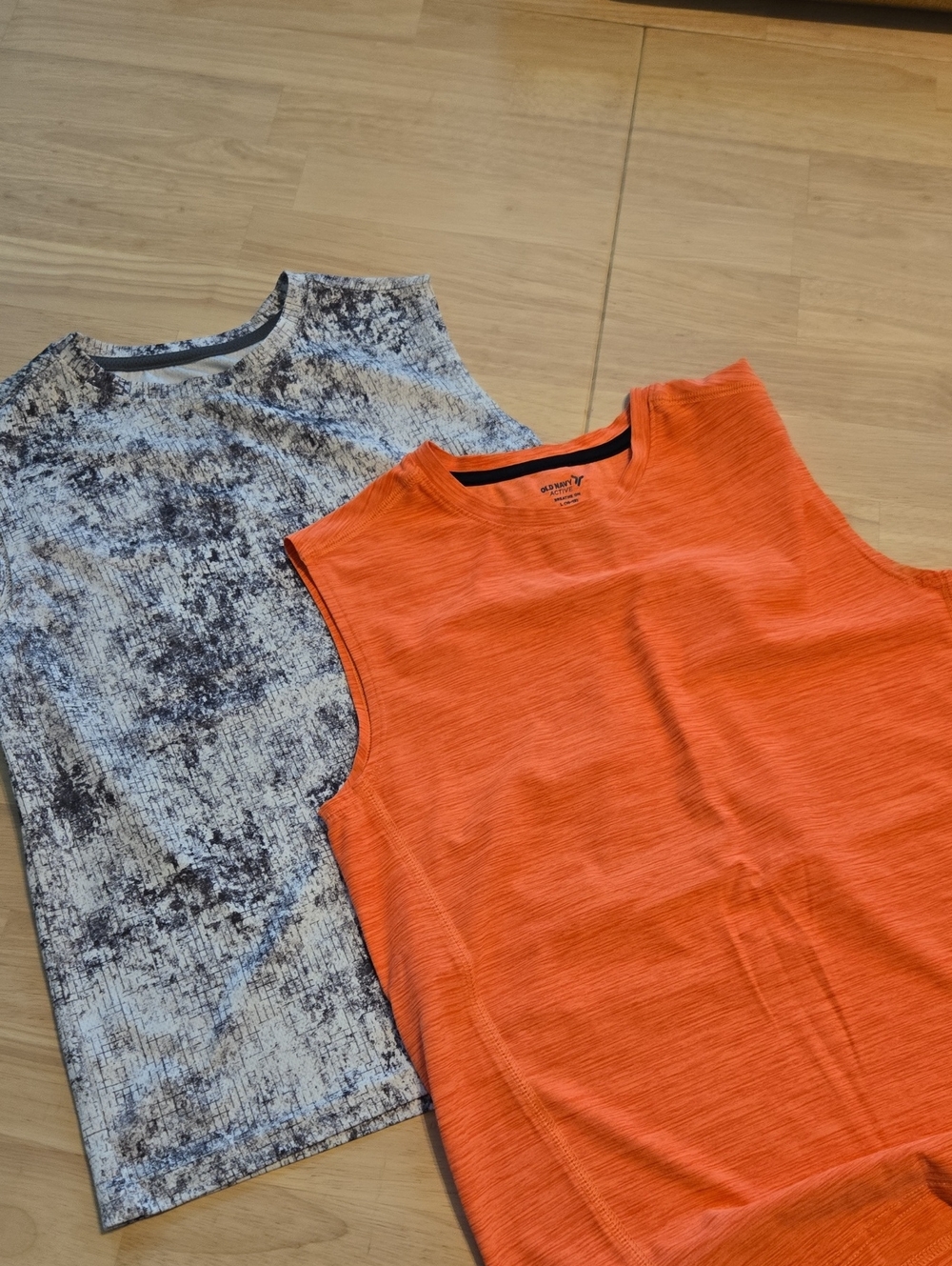 Old Navy Active Sleeveless Athletic Tank Tops for Boys - Size L (10-12)